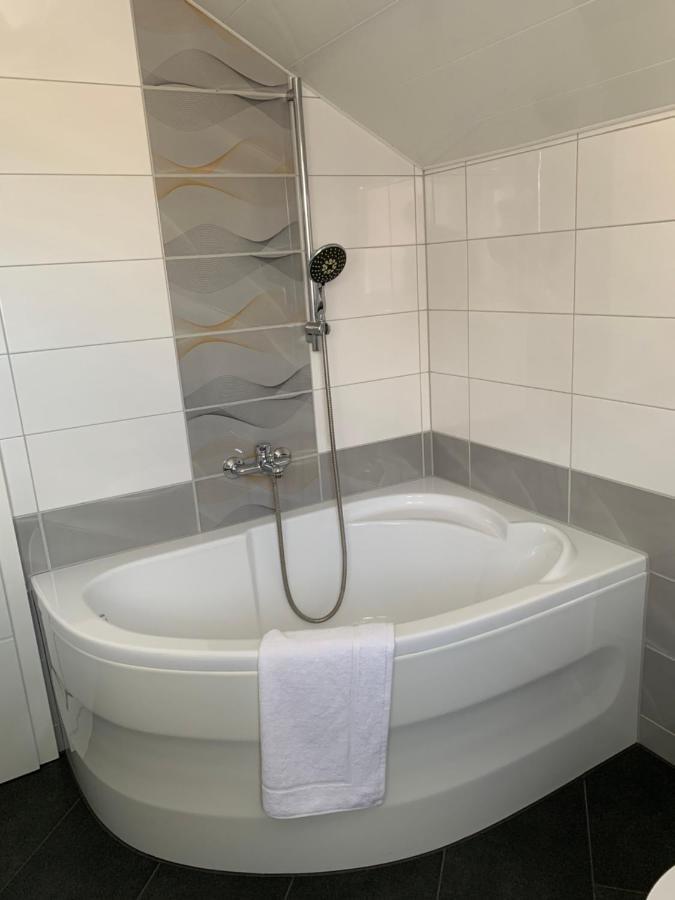 2 Zimmer Ferienwohnung Obersulm Ngoại thất bức ảnh